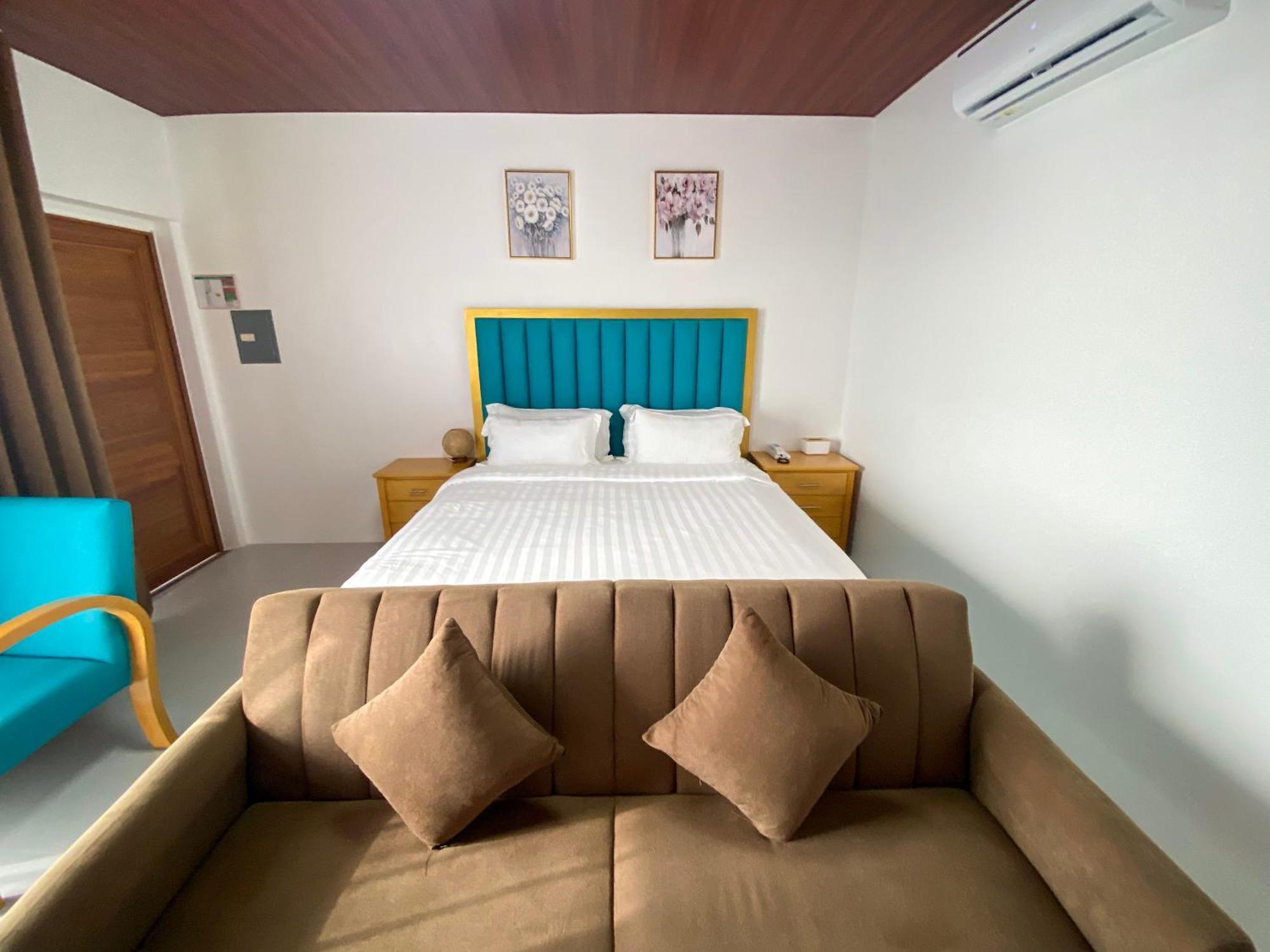 Q Beach Resort Cabangan Kültér fotó