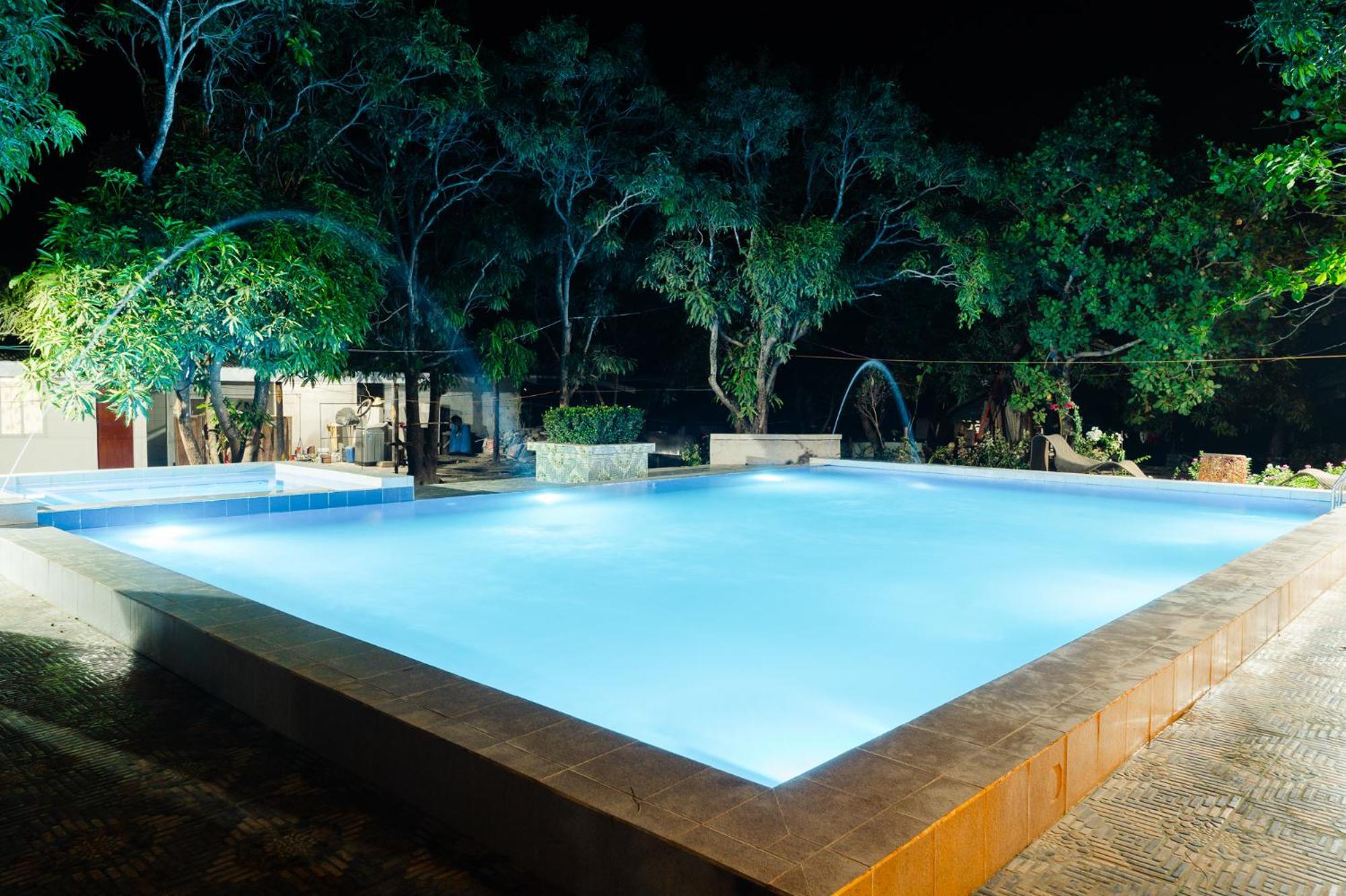 Q Beach Resort Cabangan Kültér fotó