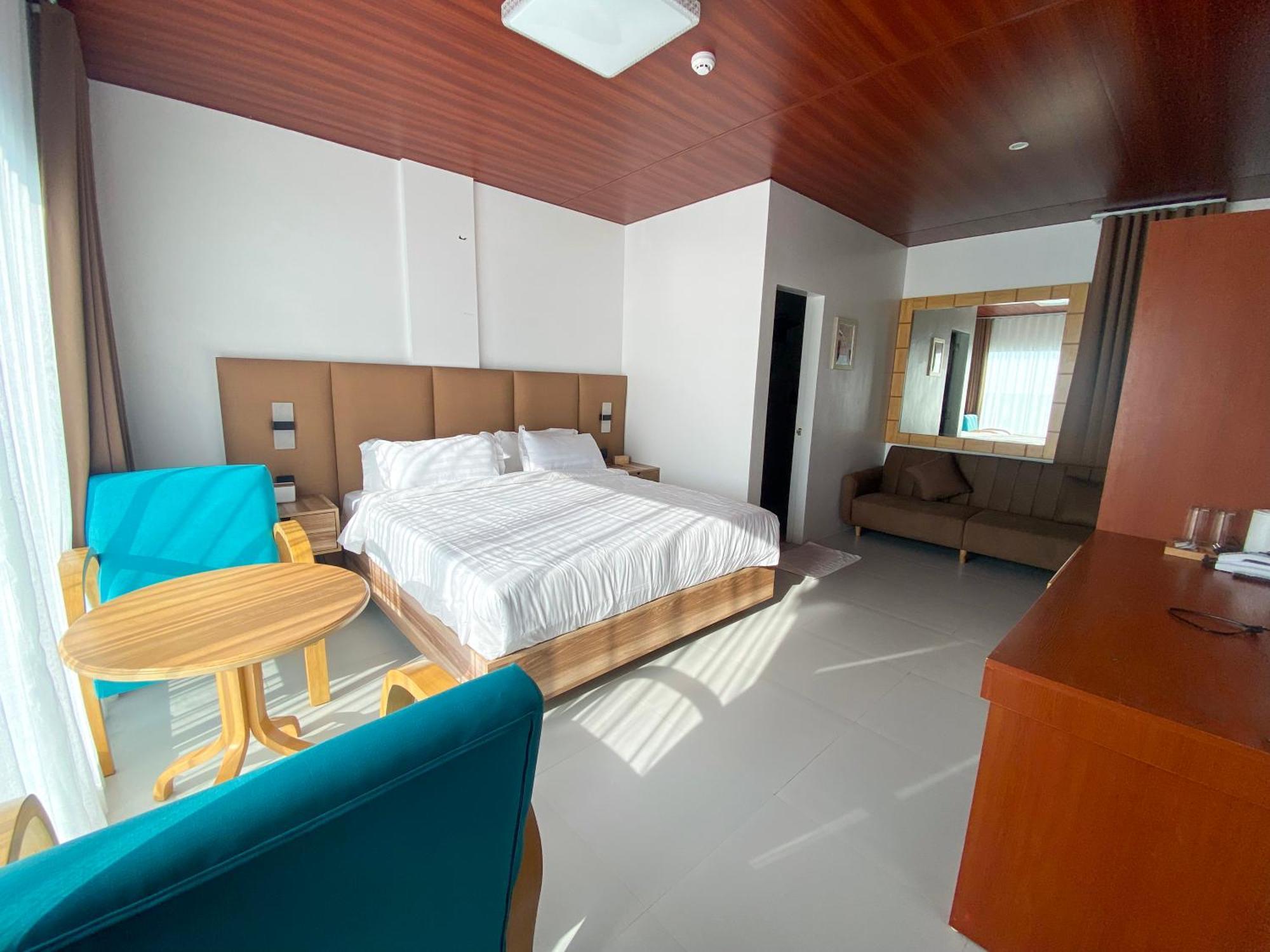 Q Beach Resort Cabangan Kültér fotó